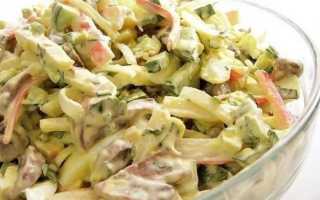 Салат с крабовыми палочками и жареными шампиньонами – рецепт