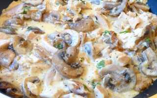 Шампиньоны в духовке со сливками, сыром