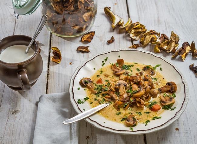Как вкусно сварить суп с сухими грибами