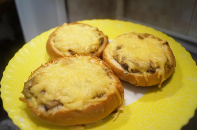 Не классический жульен в булочке. Рецепт, Кулинария, Жульен, Жульен в булочке, Необычный жульен, Белый гриб, С лесными грибами, Грибы, Видео, Длиннопост