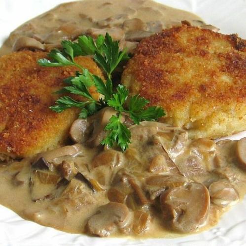 Овсяные котлеты с грибным соусом