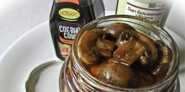Грибы в маринаде из соевого соуса и бальзамического уксуса