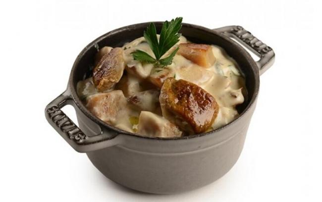 Грибное рагу в горшочке
