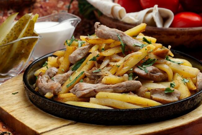 Запеченный картофель с вешенками: рецепты