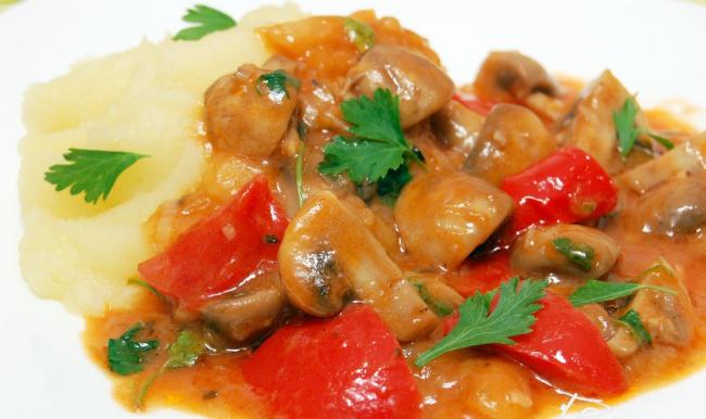 Как вкусно приготовить грибы с овощами