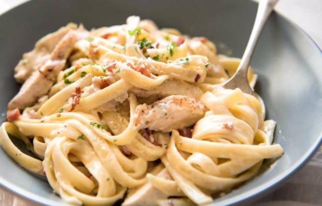 Сливочная паста с курицей и беконом - пошаговый рецепт с фотографиями - INMYROOM FOOD