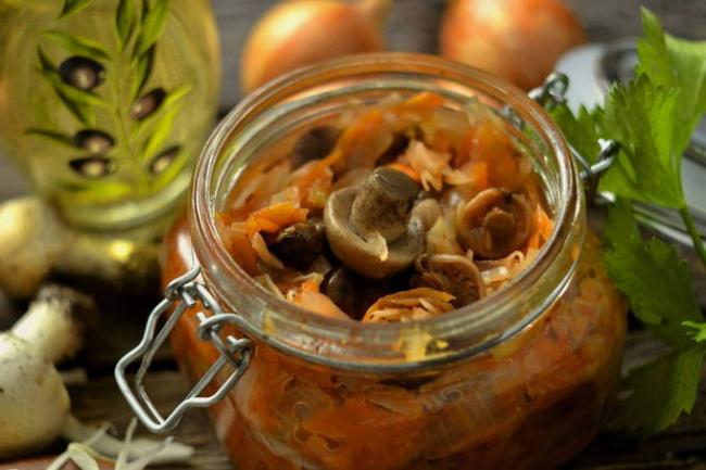 Солянка с капустой и грибами на зиму - 6 пошаговых рецептов