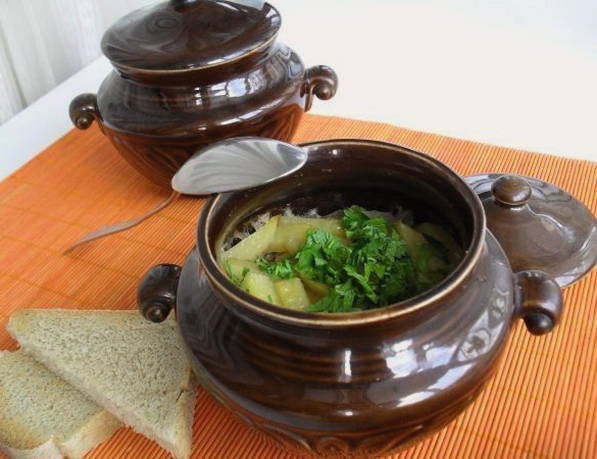 Горшочки с грибами и мясом