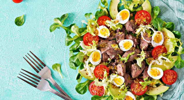 10 неотразимых салатов с куриной печенью - Лайфхакер