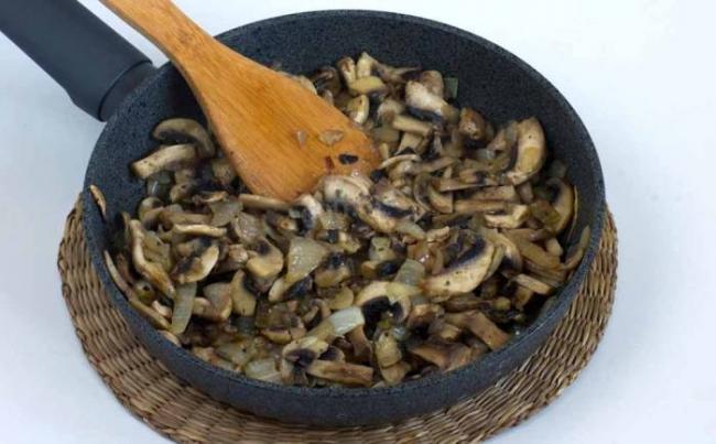 Обжаренные грибы с луком для начинки Грибы с луком для картофеля