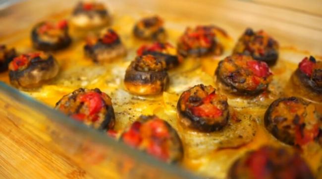 Как фаршировать грибы овощами для запекания в духовке - рецепт с перцем
