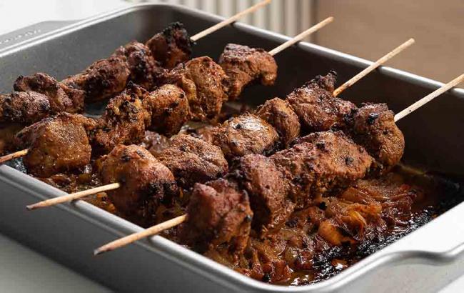 Шашлык из конины, приготовленный в духовке Конина на шпажках в духовке