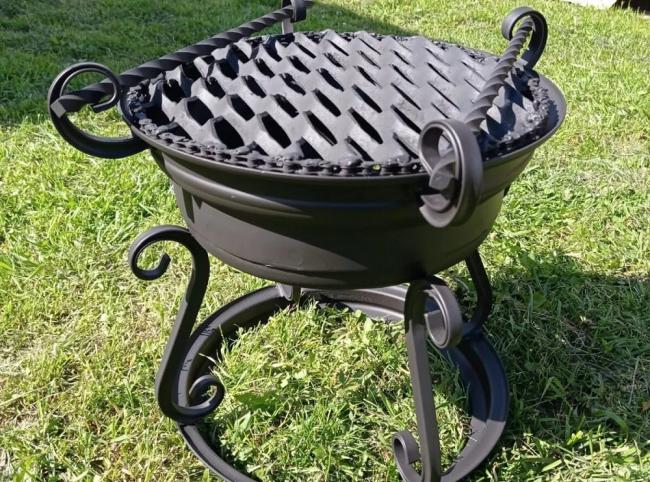 Декорирование мангала из автомобильных дисков Красивый мангал из дисков