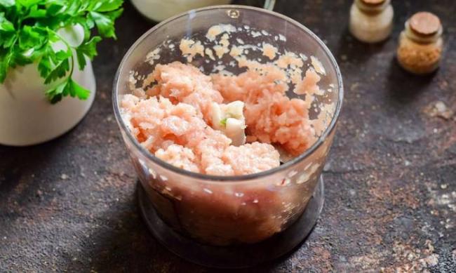 Измельчённое в блендере куриное филе Куриное филе в блендере