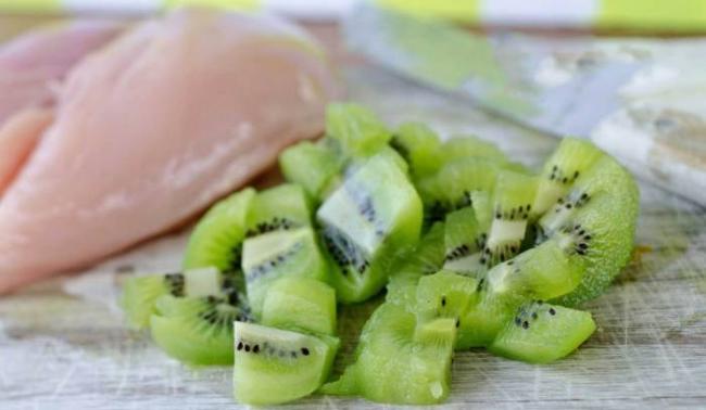 Куриное филе и киви Курица и киви