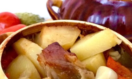 Быстрое и простое приготовление мяса и картофеля в крокпотах