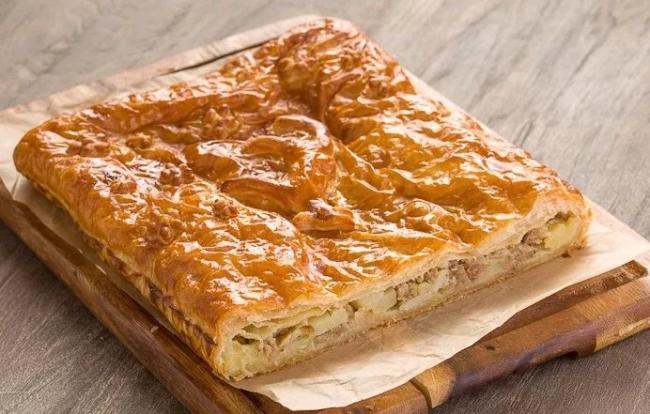 Пирог из слоеного теста с фаршем. Как приготовить быстрый и вкусный пирог с фаршем