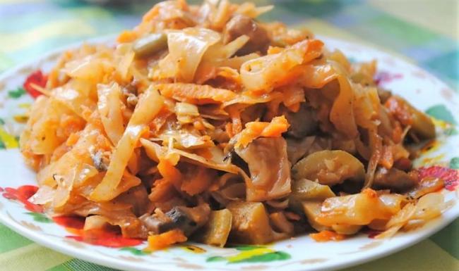 Вкусная тушеная капуста - 10 классических рецептов с пошаговым описанием
