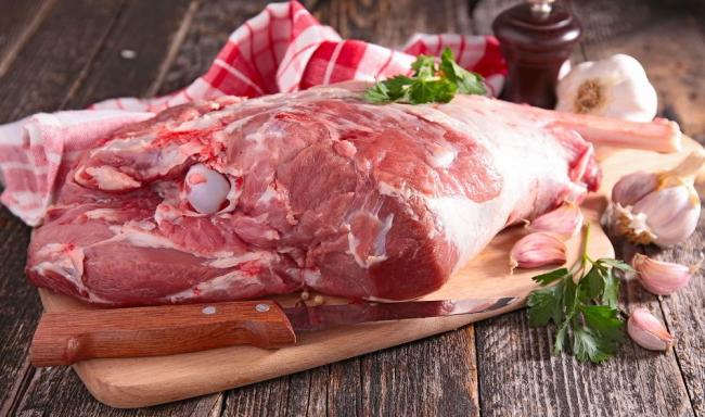 Как выглядит свежее мясо ягнёнка Свежее мясо ягнёнка
