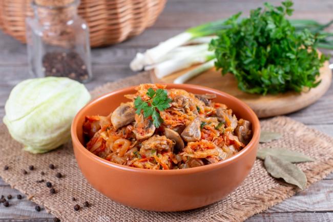 Вкусная квашеная капуста с грибами