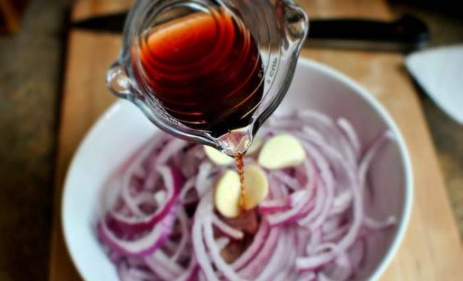 Приготовление винного маринада Вино и лук