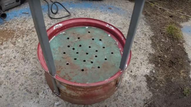 Крепление ножек к чаше мангала Вставка ножек для мангала