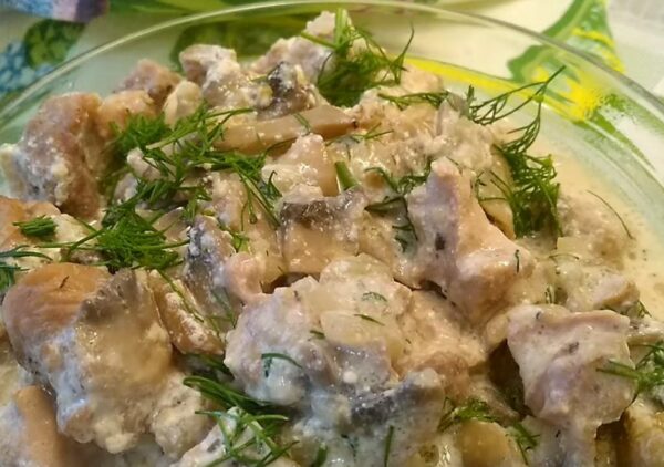 Как вкусно приготовить свинину с грибами в духовке