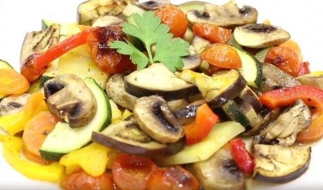 Как приготовить шампиньоны с овощами тушеные на сковороде