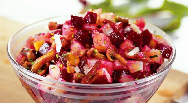 Салат винегрет с маринованными буковыми грибами, пошаговый рецепт с фото