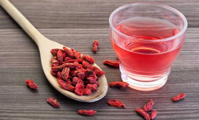 Ягодный отвар из барбариса Барбарис и отвар