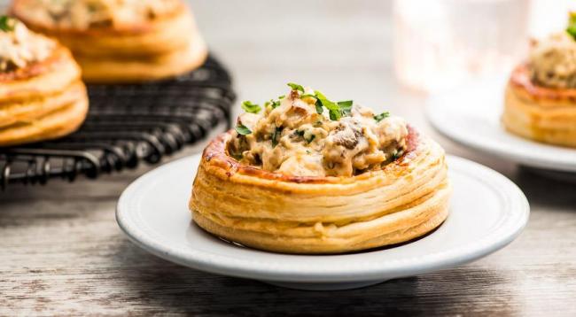 Волованы с курицей и грибами, пошаговый рецепт с фото