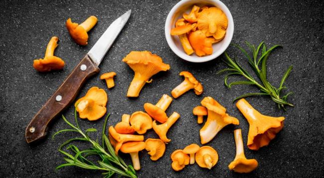 Как приготовить самые вкусные лисички. 7 рецептов и несколько хитростей - читайте на Gastronom.ru