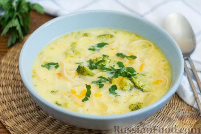 Рецепт: Сырный суп с вермишелью и брокколи на RussianFood.com