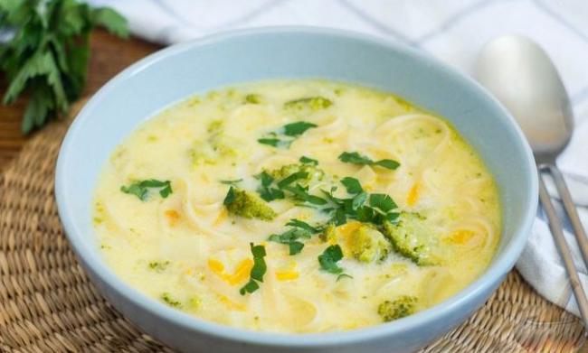 Как сварить вкусный грибной суп из шампиньонов с сыром