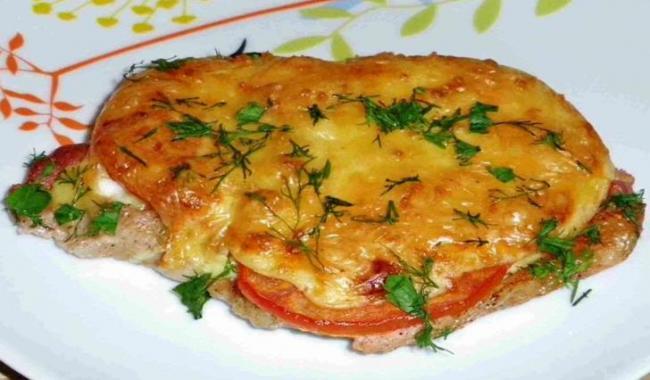 Как вкусно приготовить свинину с грибами в духовке