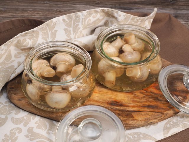 Маринованные грибы в банке на зиму - пошаговый рецепт с фото