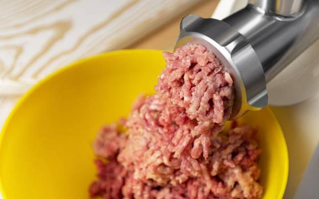Приготовление фарша для сырокопчёной колбасы Фарш для колбасы