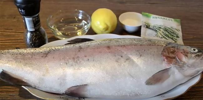Ингредиенты для приготовления форели на мангале по классическому рецепту Форель, лимон, специи