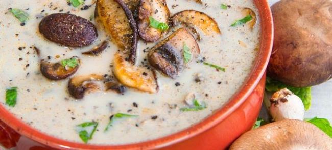 Грибной суп с сыром и сливками