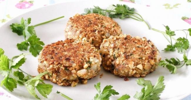 Фрикадельки из гречки и грибов