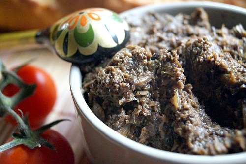 Вкусная грибная икра, приготовленная из шампиньонов