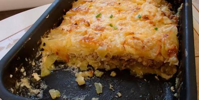 Грибы с картошкой в духовке со сметаной