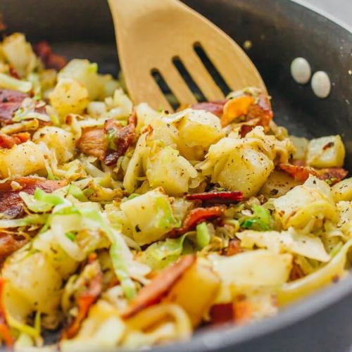 Тушеная картошка с капустой и беконом рецепт с пошаговым фото