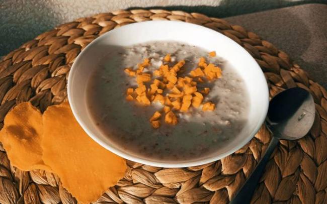 Овсяная каша с вяленым манго Каша и манго