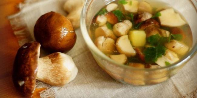 С картофелем в миске