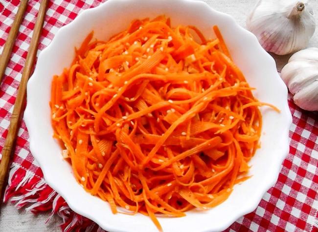 Корейская морковка для салата с копчёной курицей и сухариками Корейская морковка для салата с сухариками