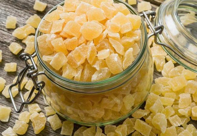Цукаты из ананасов Кубики из ананаса в стеклянной банке
