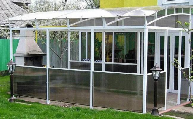 Летняя кухня из поликарбоната Кухня из поликарбоната