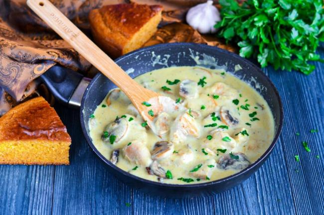 Куриная грудка с грибами и сыром на сковороде рецепт с фото и видео - 1000.menu