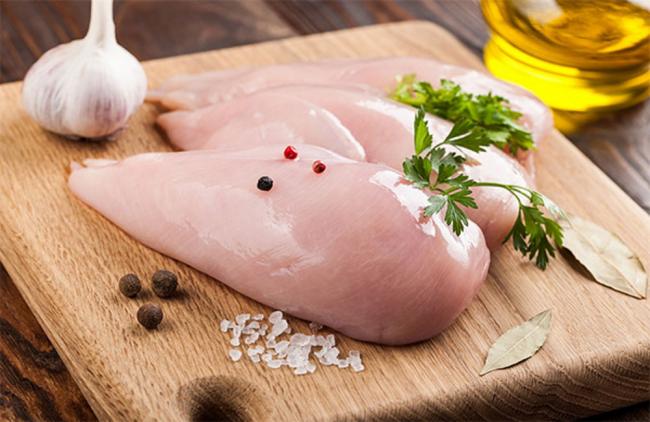 Филе с ингредиентами для маринования  Куриная грудка с ингредиентами для маринования